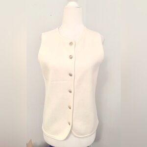 A&F Gorgeous Ivory “Old Money” Style Sleeveless Sweater with Gold Buttons. Med